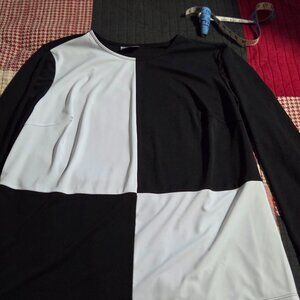 Fashion Bug Black and white Block design top.
